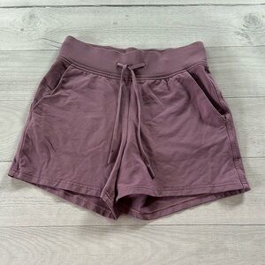 Lululemon Every Moment Short 3.5” sz 4 Vintage‎ Quartz